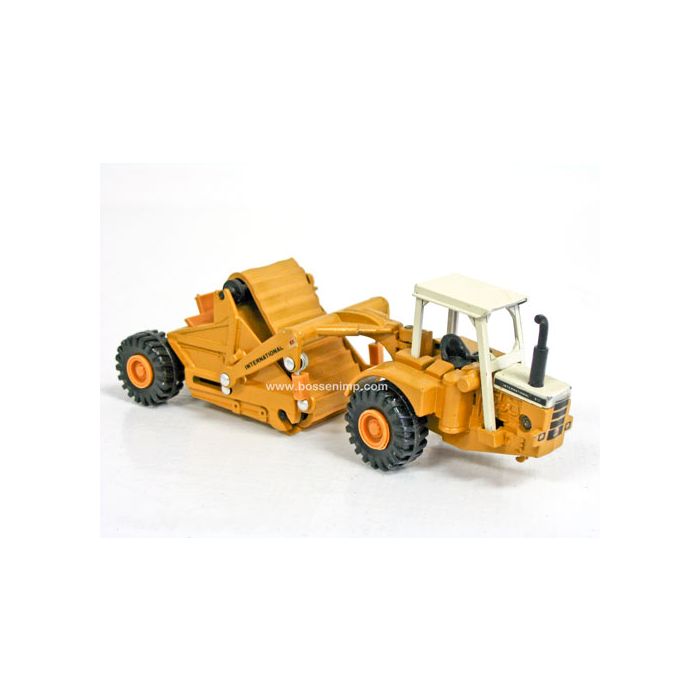 1/64 International Dresser 412B Scraper