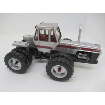 1/32 White 4-210 4WD wtih duals '24 National Farm Toy Museum