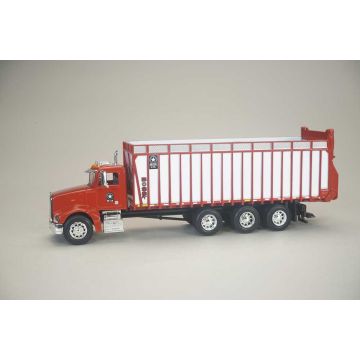 1/64 Peterbilt with Meyer 8126RT Boos Forage Box red