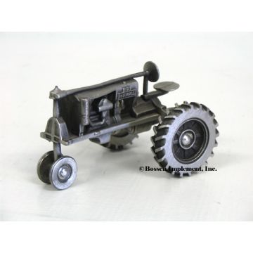 1/43 Farmall F-20 NF on rubber Pewter